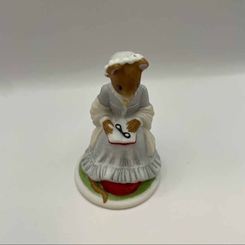 Franklin mint Woodmouse Elizabeth Figurine